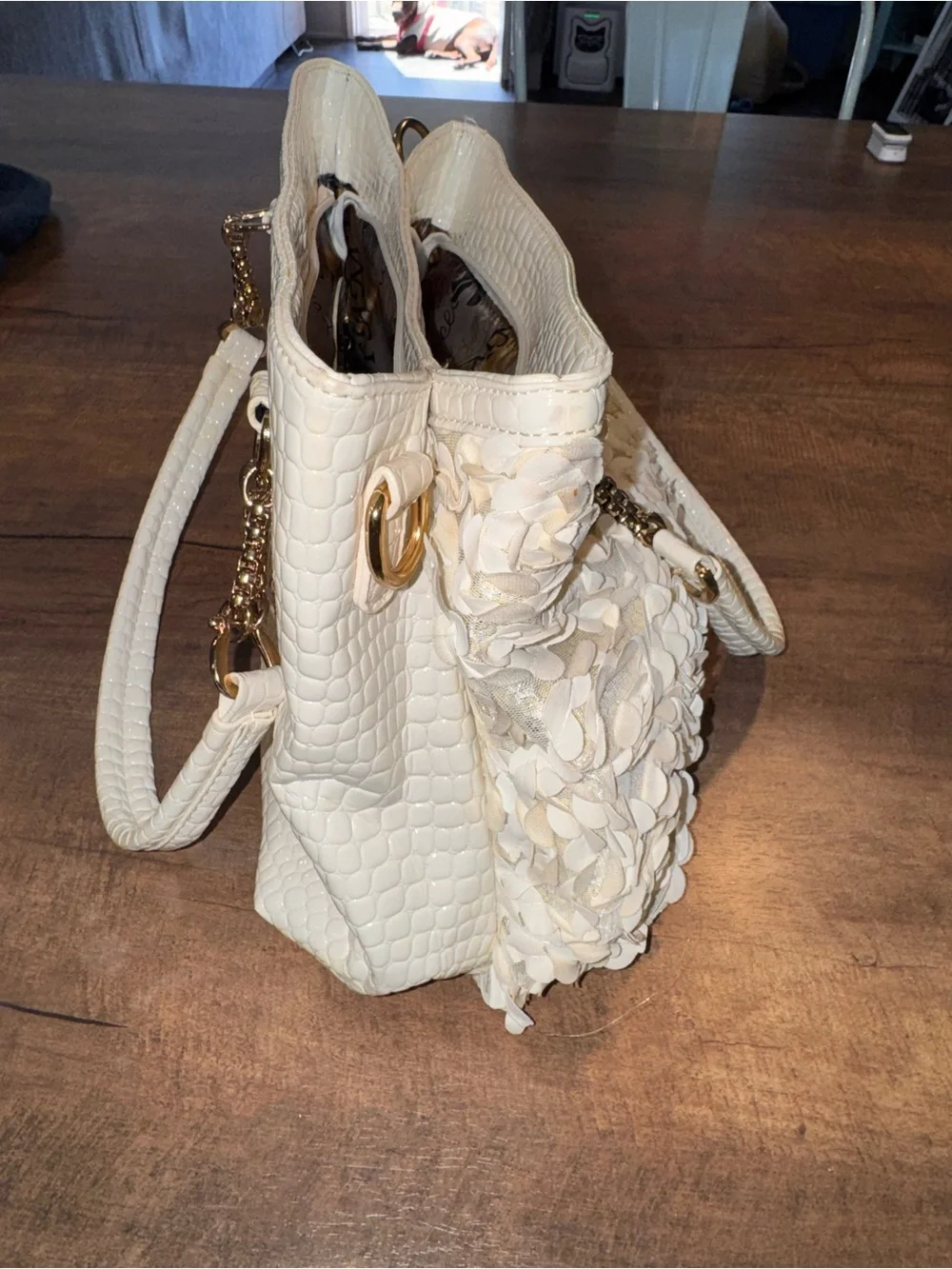 Fameilai Ivory 3D Floral Rosette Croc Embossed Shoulder Bag Purse